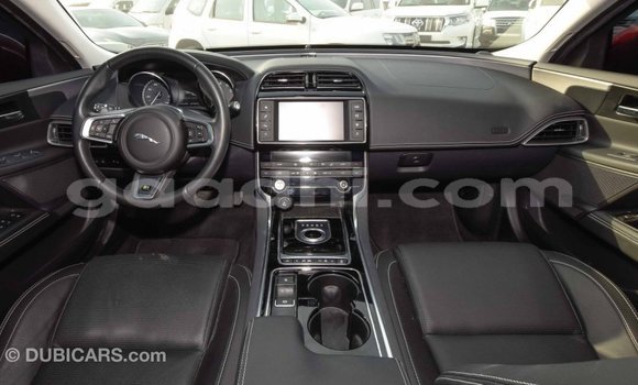 Acheter Import Voiture Jaguar XE Rouge à Import - Dubai, Somalie Acheter Import Voiture Jaguar XE Rouge à Import - Dubai, Somalie