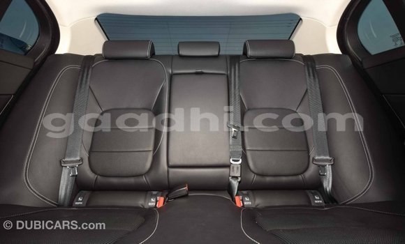 Acheter Import Voiture Jaguar XE Rouge à Import - Dubai, Somalie Acheter Import Voiture Jaguar XE Rouge à Import - Dubai, Somalie