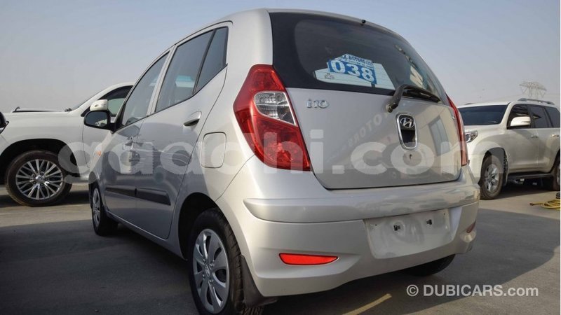 Big with watermark hyundai i10 somalia import dubai 2916