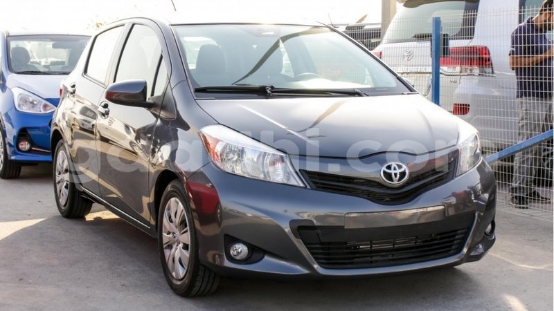 Big with watermark toyota yaris somalia import dubai 2924