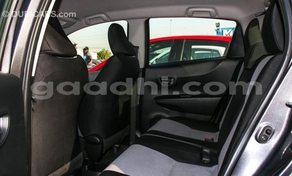 اشتري Imported Toyota Yaris آخر سيارة في Import - Dubai في الصومال اشتري Imported Toyota Yaris آخر سيارة في Import - Dubai في الصومال