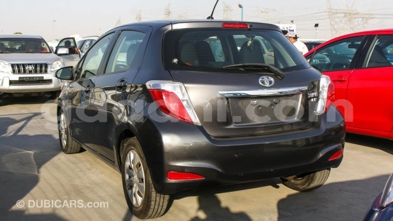 Big with watermark toyota yaris somalia import dubai 2924