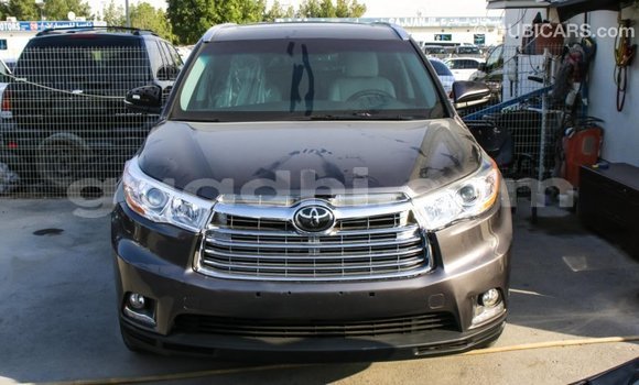 اشتري Imported Toyota Highlander آخر سيارة في Import - Dubai في الصومال اشتري Imported Toyota Highlander آخر سيارة في Import - Dubai في الصومال