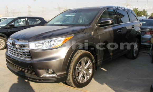 اشتري Imported Toyota Highlander آخر سيارة في Import - Dubai في الصومال اشتري Imported Toyota Highlander آخر سيارة في Import - Dubai في الصومال