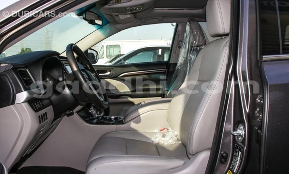 اشتري Imported Toyota Highlander آخر سيارة في Import - Dubai في الصومال اشتري Imported Toyota Highlander آخر سيارة في Import - Dubai في الصومال