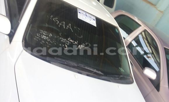 Nunua Ilio tumika Toyota 4Runner Nyeupe Gari ndani ya Mogadishu nchini Somalia Nunua Ilio tumika Toyota 4Runner Nyeupe Gari ndani ya Mogadishu nchini Somalia