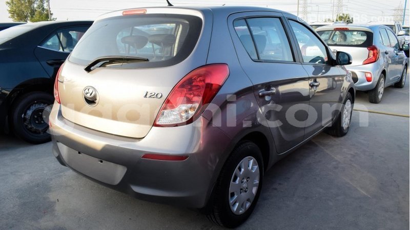 Big with watermark hyundai i20 somalia import dubai 2929