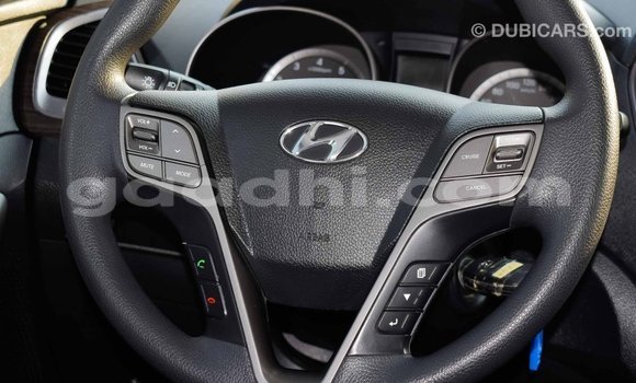 Acheter Import Voiture Hyundai Santa Fe Rouge à Import - Dubai, Somalie Acheter Import Voiture Hyundai Santa Fe Rouge à Import - Dubai, Somalie