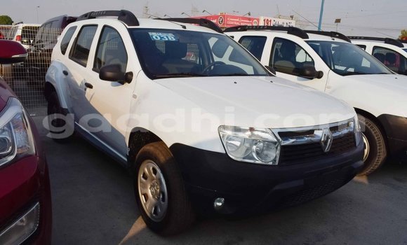 Buy Import Renault Duster White Car in Import - Dubai in Somalia