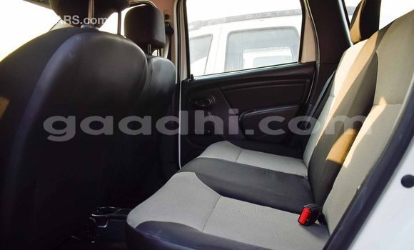 Imported Renault Duster White Makiinaa iti Import - Dubai keessatti Somalia keessatti Imported Renault Duster White Makiinaa iti Import - Dubai keessatti Somalia keessatti