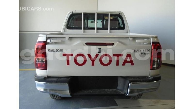 Big with watermark toyota hilux somalia import dubai 2954