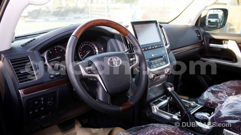 Big with watermark toyota land cruiser somalia import dubai 2955