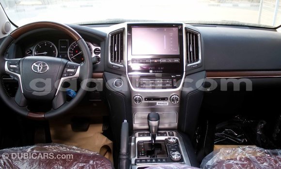 Imported Toyota Land Cruiser Black Makiinaa iti Import - Dubai keessatti Somalia keessatti Imported Toyota Land Cruiser Black Makiinaa iti Import - Dubai keessatti Somalia keessatti
