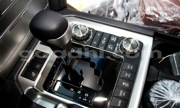 Imported Toyota Land Cruiser Black Makiinaa iti Import - Dubai keessatti Somalia keessatti Imported Toyota Land Cruiser Black Makiinaa iti Import - Dubai keessatti Somalia keessatti