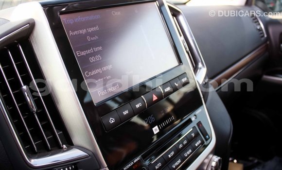 Imported Toyota Land Cruiser Black Makiinaa iti Import - Dubai keessatti Somalia keessatti Imported Toyota Land Cruiser Black Makiinaa iti Import - Dubai keessatti Somalia keessatti