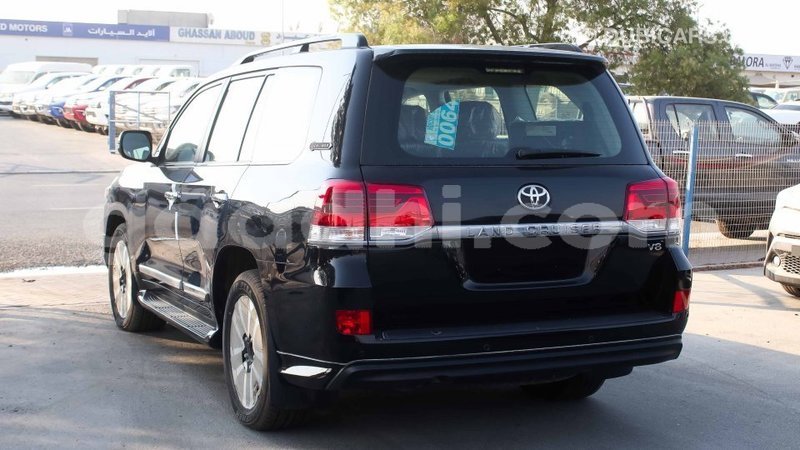 Big with watermark toyota land cruiser somalia import dubai 2955