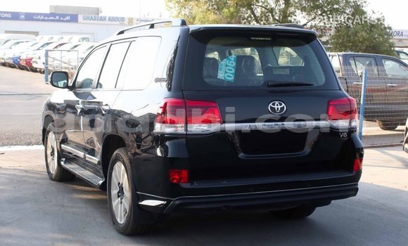 Imported Toyota Land Cruiser Black Makiinaa iti Import - Dubai keessatti Somalia keessatti Imported Toyota Land Cruiser Black Makiinaa iti Import - Dubai keessatti Somalia keessatti