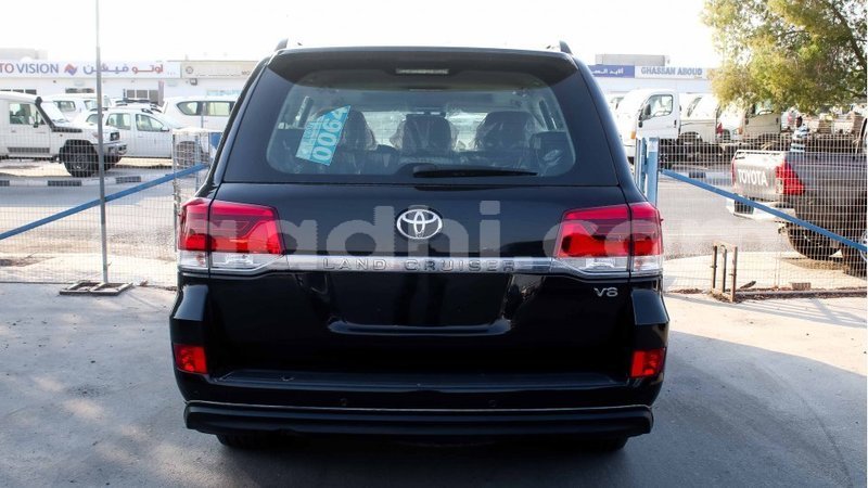 Big with watermark toyota land cruiser somalia import dubai 2955