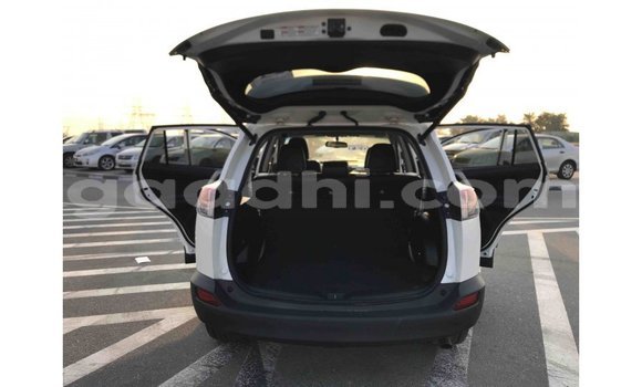 Buy Import Toyota HiAce White Truck in Import - Dubai in Somalia Buy Import Toyota HiAce White Truck in Import - Dubai in Somalia