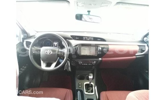 اشتري Imported Toyota Hilux أبيض سيارة في Import - Dubai في الصومال اشتري Imported Toyota Hilux أبيض سيارة في Import - Dubai في الصومال