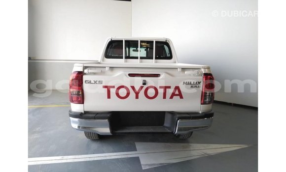 اشتري Imported Toyota Hilux أبيض سيارة في Import - Dubai في الصومال اشتري Imported Toyota Hilux أبيض سيارة في Import - Dubai في الصومال
