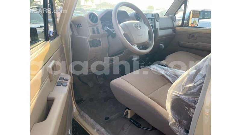 Big with watermark toyota land cruiser somalia import dubai 2965