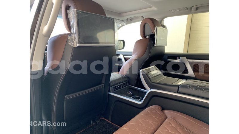 Big with watermark toyota land cruiser somalia import dubai 2966