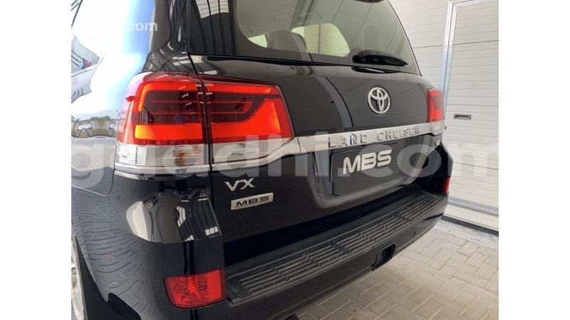 Big with watermark toyota land cruiser somalia import dubai 2966