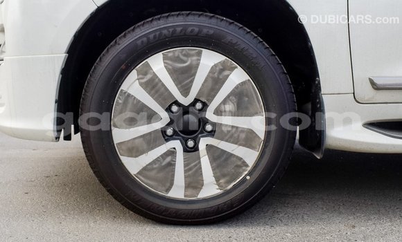 Imported Toyota Land Cruiser White Makiinaa iti Import - Dubai keessatti Somalia keessatti Imported Toyota Land Cruiser White Makiinaa iti Import - Dubai keessatti Somalia keessatti