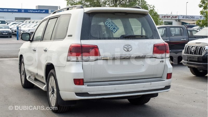 Big with watermark toyota land cruiser somalia import dubai 2967