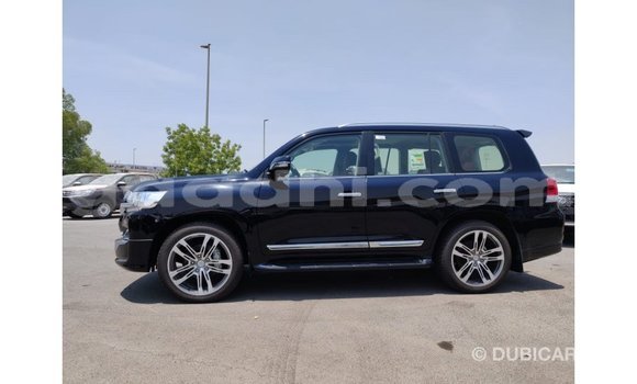 Imported Toyota Land Cruiser Black Makiinaa iti Import - Dubai keessatti Somalia keessatti Imported Toyota Land Cruiser Black Makiinaa iti Import - Dubai keessatti Somalia keessatti