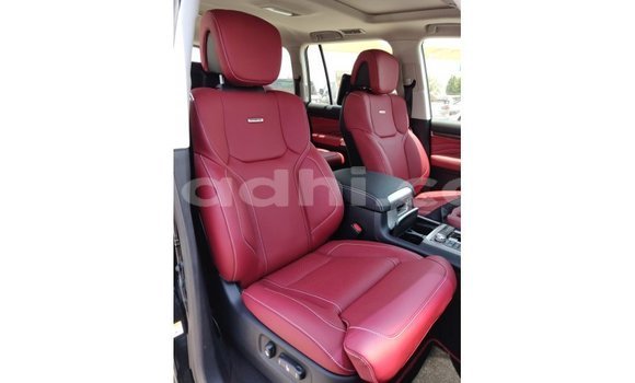 Imported Toyota Land Cruiser Black Makiinaa iti Import - Dubai keessatti Somalia keessatti Imported Toyota Land Cruiser Black Makiinaa iti Import - Dubai keessatti Somalia keessatti