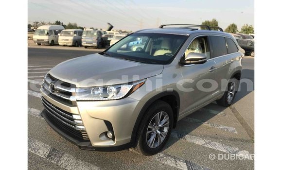 ይግዙ Imported Toyota Highlander ሌላ መኪና በ Import - Dubai በ ሶማሊያ ይግዙ Imported Toyota Highlander ሌላ መኪና በ Import - Dubai በ ሶማሊያ