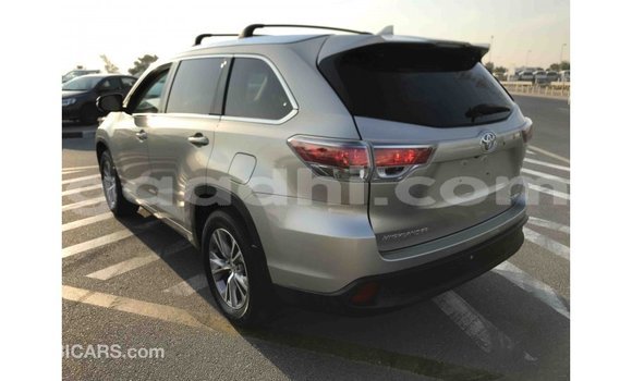 ይግዙ Imported Toyota Highlander ሌላ መኪና በ Import - Dubai በ ሶማሊያ ይግዙ Imported Toyota Highlander ሌላ መኪና በ Import - Dubai በ ሶማሊያ