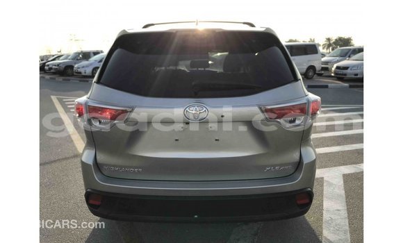 ይግዙ Imported Toyota Highlander ሌላ መኪና በ Import - Dubai በ ሶማሊያ ይግዙ Imported Toyota Highlander ሌላ መኪና በ Import - Dubai በ ሶማሊያ