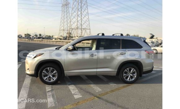 ይግዙ Imported Toyota Highlander ሌላ መኪና በ Import - Dubai በ ሶማሊያ ይግዙ Imported Toyota Highlander ሌላ መኪና በ Import - Dubai በ ሶማሊያ