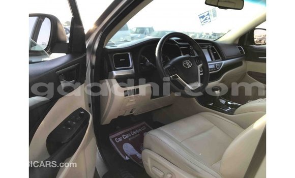 ይግዙ Imported Toyota Highlander ሌላ መኪና በ Import - Dubai በ ሶማሊያ ይግዙ Imported Toyota Highlander ሌላ መኪና በ Import - Dubai በ ሶማሊያ