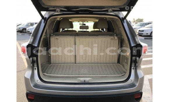 ይግዙ Imported Toyota Highlander ሌላ መኪና በ Import - Dubai በ ሶማሊያ ይግዙ Imported Toyota Highlander ሌላ መኪና በ Import - Dubai በ ሶማሊያ