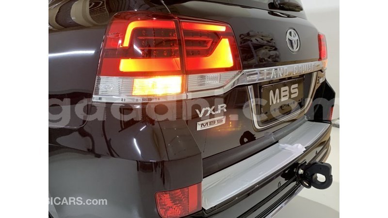 Big with watermark toyota land cruiser somalia import dubai 2973