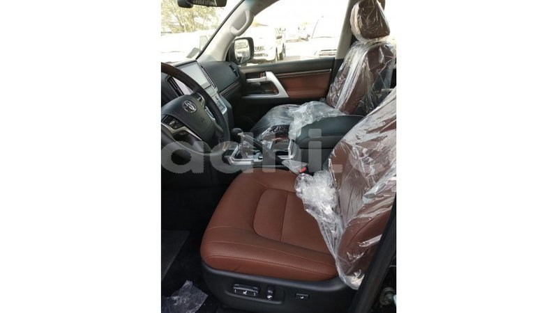 Big with watermark toyota land cruiser somalia import dubai 2979