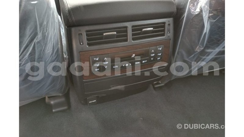 Big with watermark toyota land cruiser somalia import dubai 2979