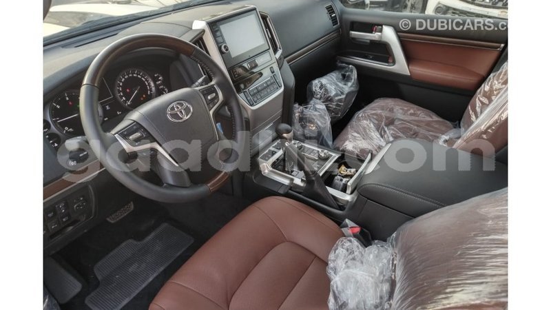 Big with watermark toyota land cruiser somalia import dubai 2979