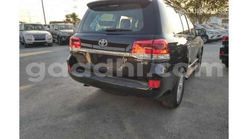 Big with watermark toyota land cruiser somalia import dubai 2979