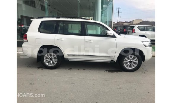 اشتري Imported Toyota Land Cruiser أبيض سيارة في Import - Dubai في الصومال اشتري Imported Toyota Land Cruiser أبيض سيارة في Import - Dubai في الصومال