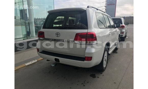 اشتري Imported Toyota Land Cruiser أبيض سيارة في Import - Dubai في الصومال اشتري Imported Toyota Land Cruiser أبيض سيارة في Import - Dubai في الصومال
