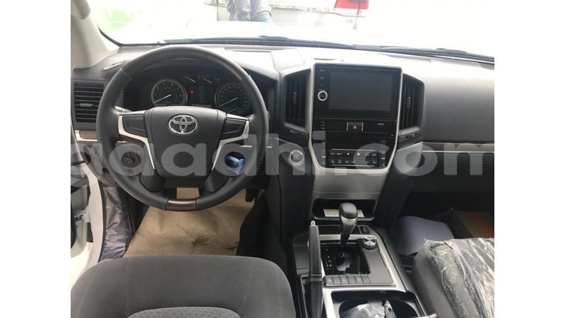 Big with watermark toyota land cruiser somalia import dubai 2981