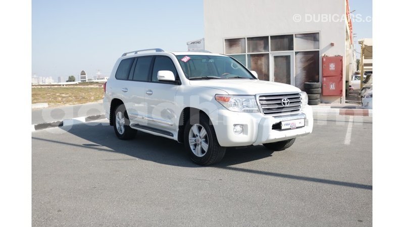 Big with watermark toyota land cruiser somalia import dubai 2990