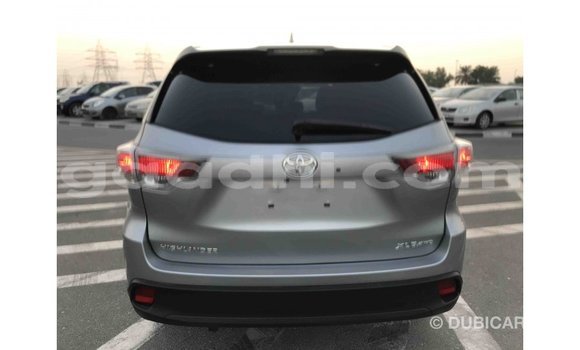 ይግዙ Imported Toyota Highlander ሌላ መኪና በ Import - Dubai በ ሶማሊያ ይግዙ Imported Toyota Highlander ሌላ መኪና በ Import - Dubai በ ሶማሊያ