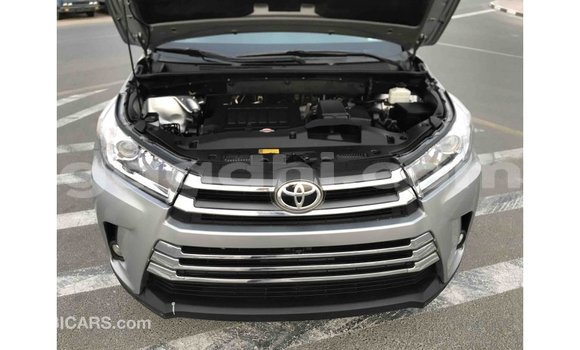 ይግዙ Imported Toyota Highlander ሌላ መኪና በ Import - Dubai በ ሶማሊያ ይግዙ Imported Toyota Highlander ሌላ መኪና በ Import - Dubai በ ሶማሊያ