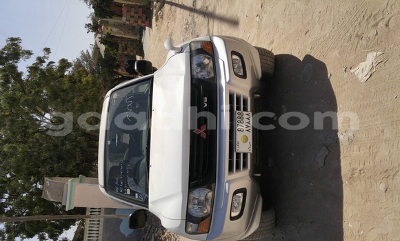 Buy New Mitsubishi Pajero White Car in Hargeysa in Somaliland Buy New Mitsubishi Pajero White Car in Hargeysa in Somaliland